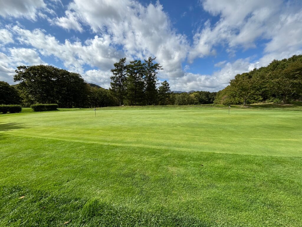 令和７年度　秋季全道グリーン研究会のコース見学会及び研修会を開催しました。